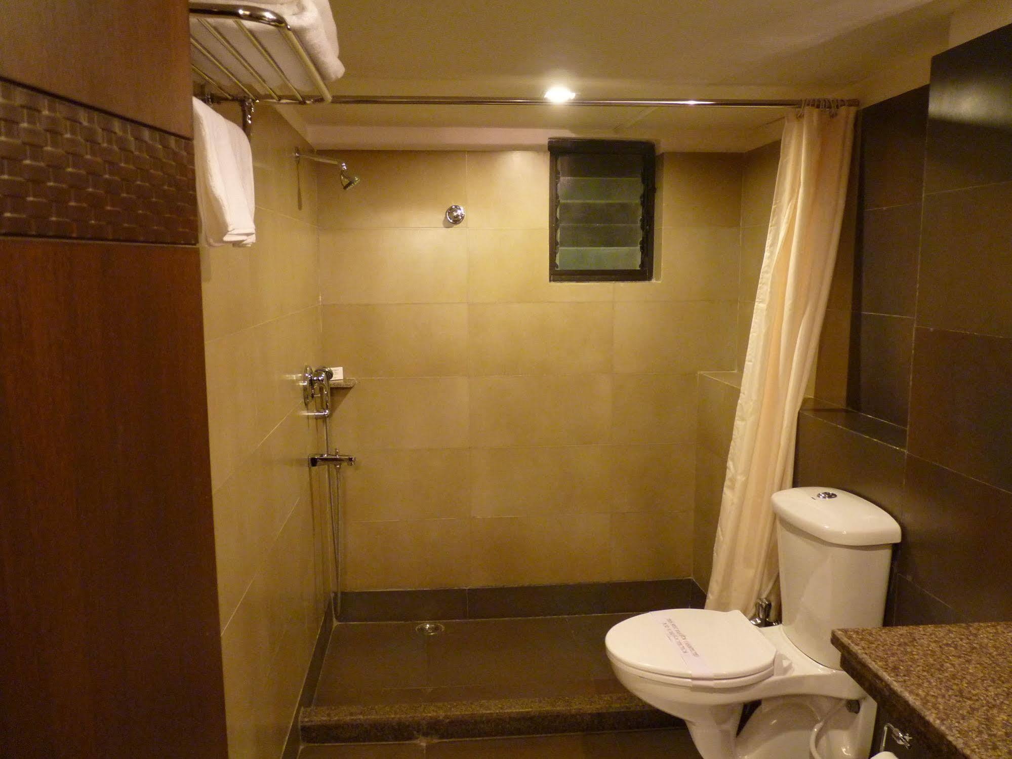 Treebo Trend Hotel Relax Inn Calcutta Buitenkant foto