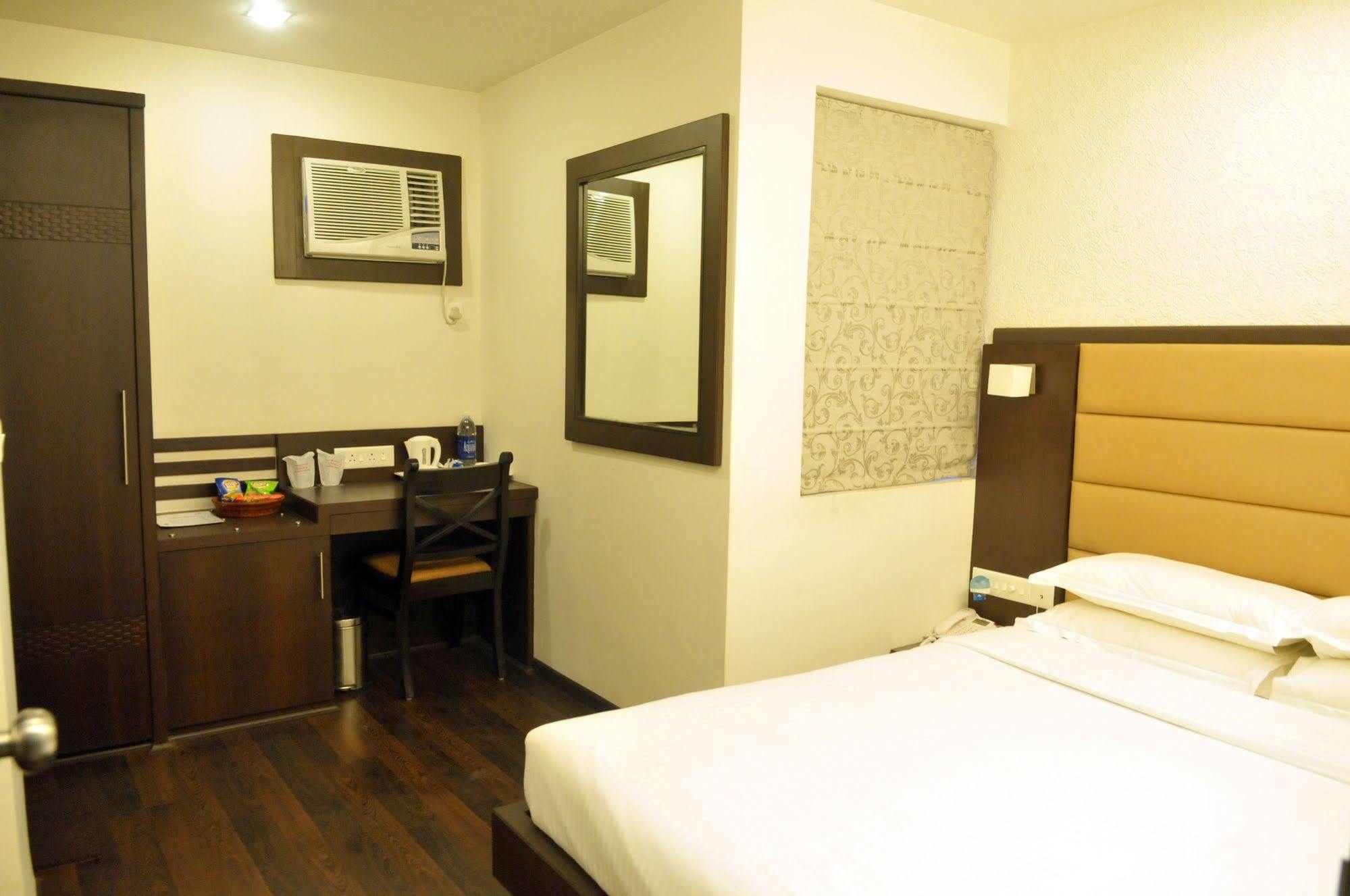 Treebo Trend Hotel Relax Inn Calcutta Buitenkant foto