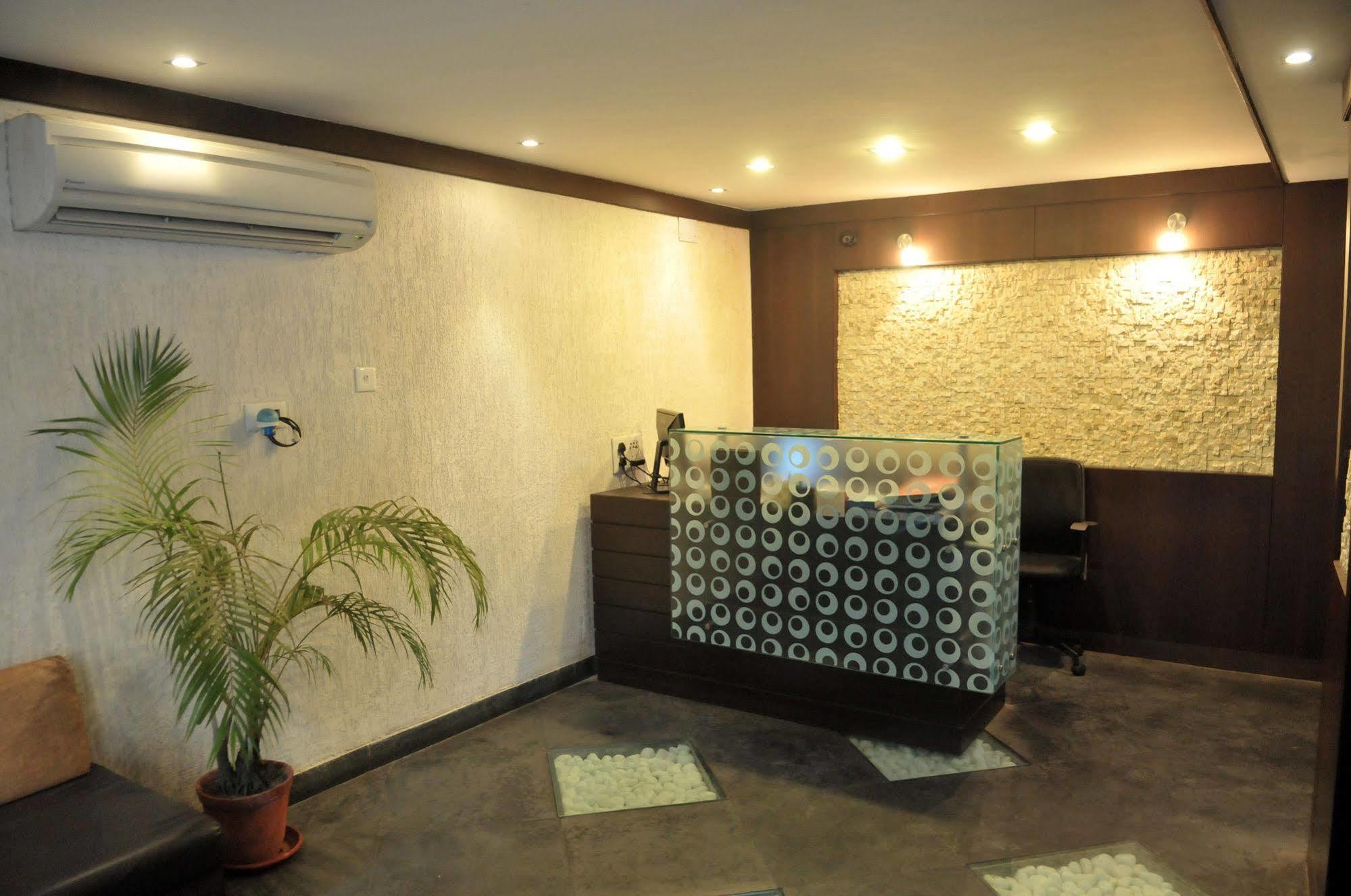 Treebo Trend Hotel Relax Inn Calcutta Buitenkant foto