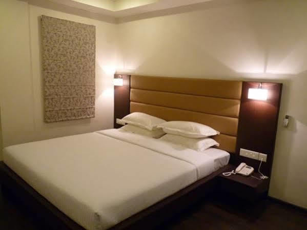Treebo Trend Hotel Relax Inn Calcutta Buitenkant foto